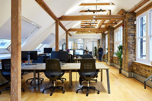 時(shí)尚辦公網(wǎng) 辦公設(shè)計(jì) 設(shè)計(jì)欣賞 趣味工業(yè)風(fēng) 游戲開發(fā)公司hutch games倫敦辦公室擴(kuò)張?jiān)O(shè)計(jì)欣賞